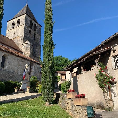 Stylish One Bedroom Apartment In A Lovely Village Saint-Vincent-Rive-dʼOlt Buitenkant foto