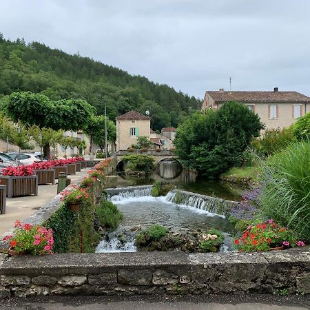 Stylish One Bedroom Apartment In A Lovely Village Saint-Vincent-Rive-dʼOlt Buitenkant foto
