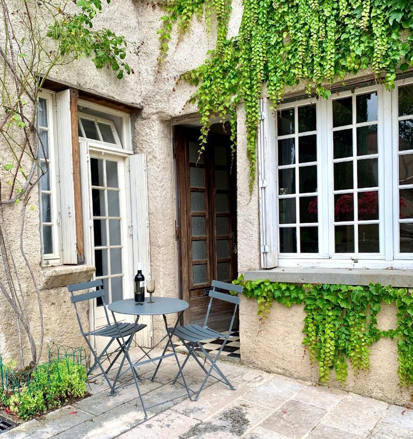 Stylish One Bedroom Apartment In A Lovely Village Saint-Vincent-Rive-dʼOlt Buitenkant foto